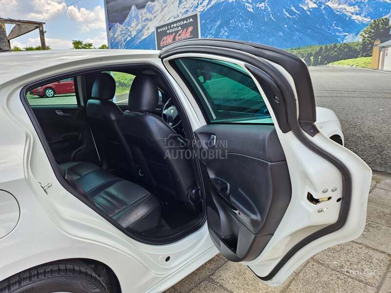 Alfa Romeo Giulietta a u t o m a t i c