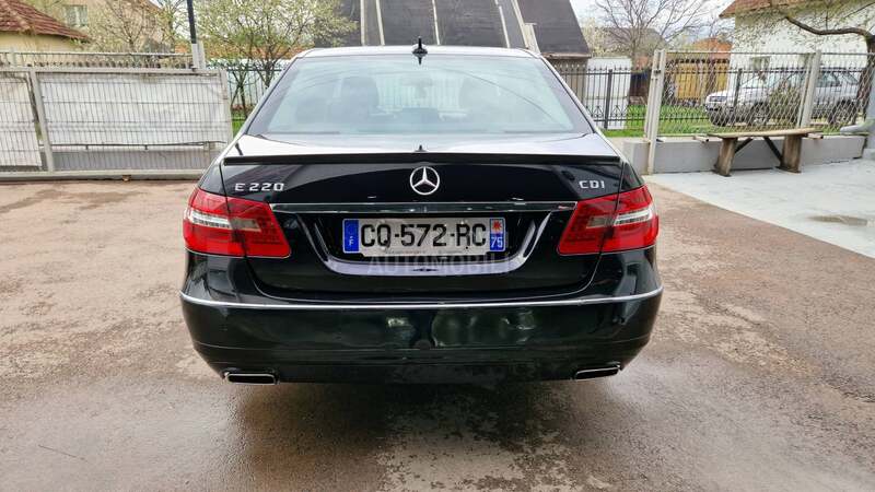 Mercedes Benz E 220 avang7g zame