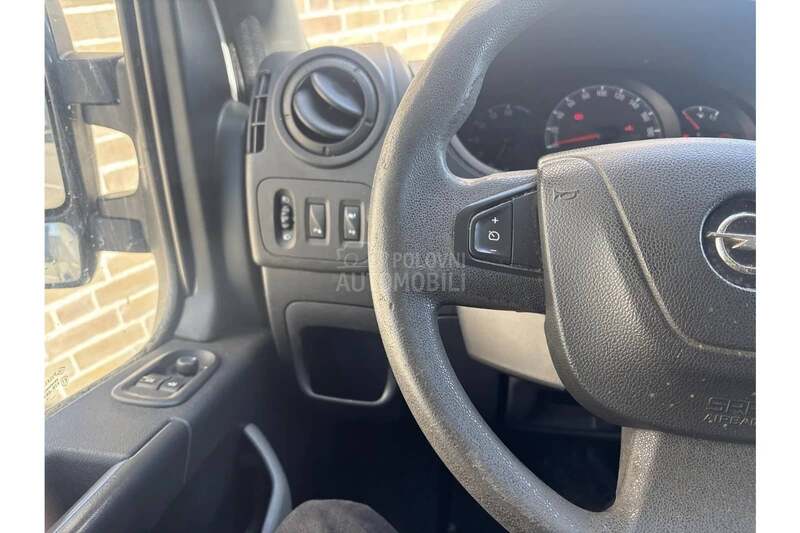 Opel Movano 