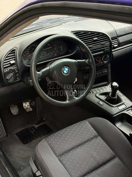 BMW 328 320i