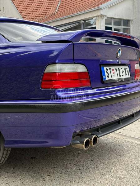 BMW 328 320i
