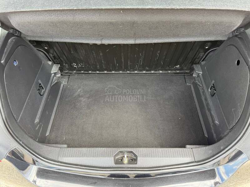 Opel Corsa E 1.2 B e n z