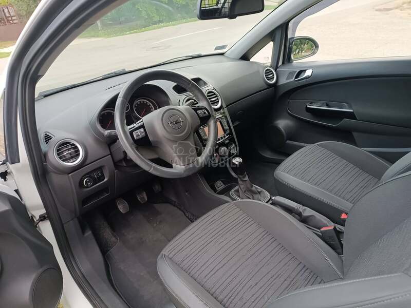 Opel Corsa D 1.3 CDTI COSMO