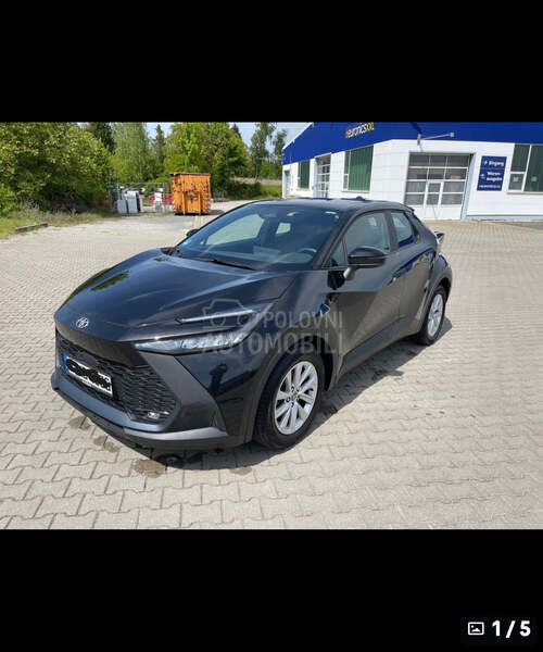 Toyota C-HR hybrid 2023. god. -  kompletan auto u delovima