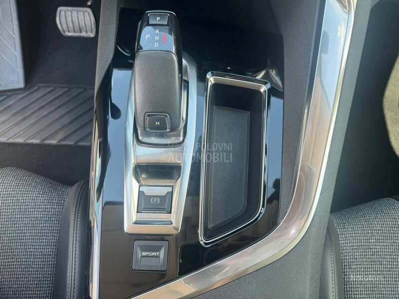 Peugeot 3008 1.5 hdi ALLURE