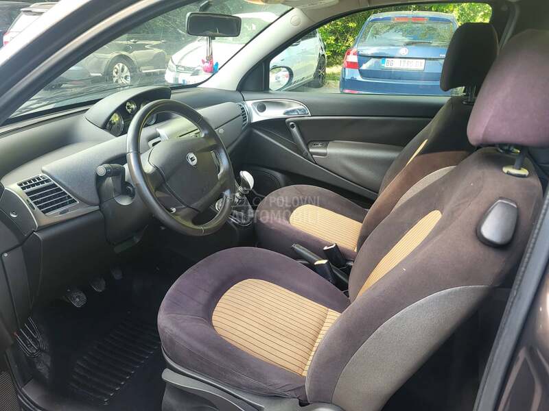 Lancia Ypsilon 1.2 8v
