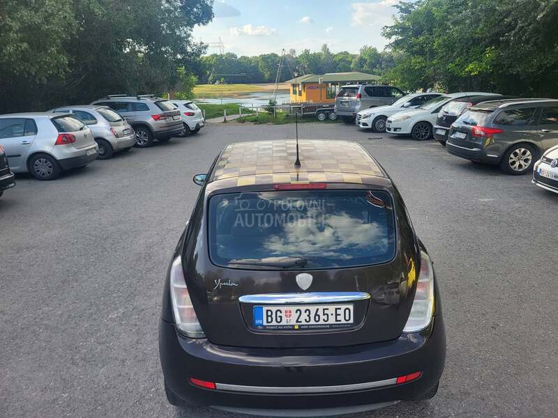 Lancia Ypsilon 1.2 8v