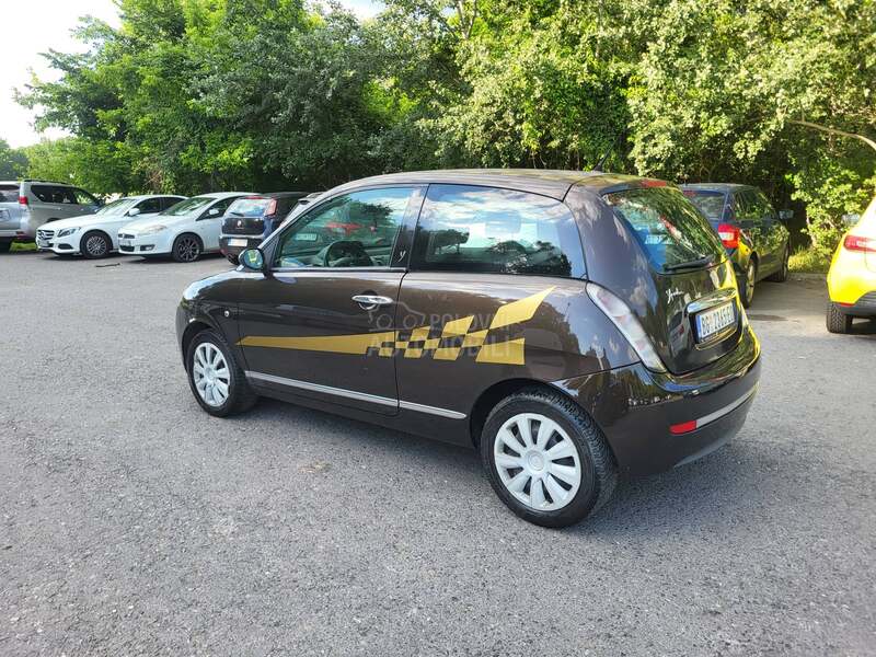 Lancia Ypsilon 1.2 8v