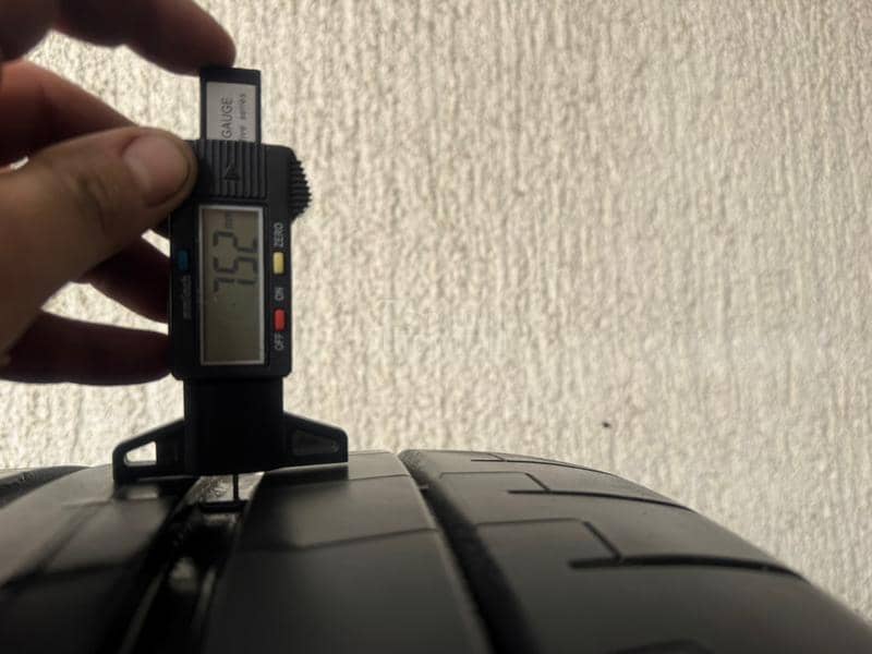 Pirelli 325/35 R22 Letnja