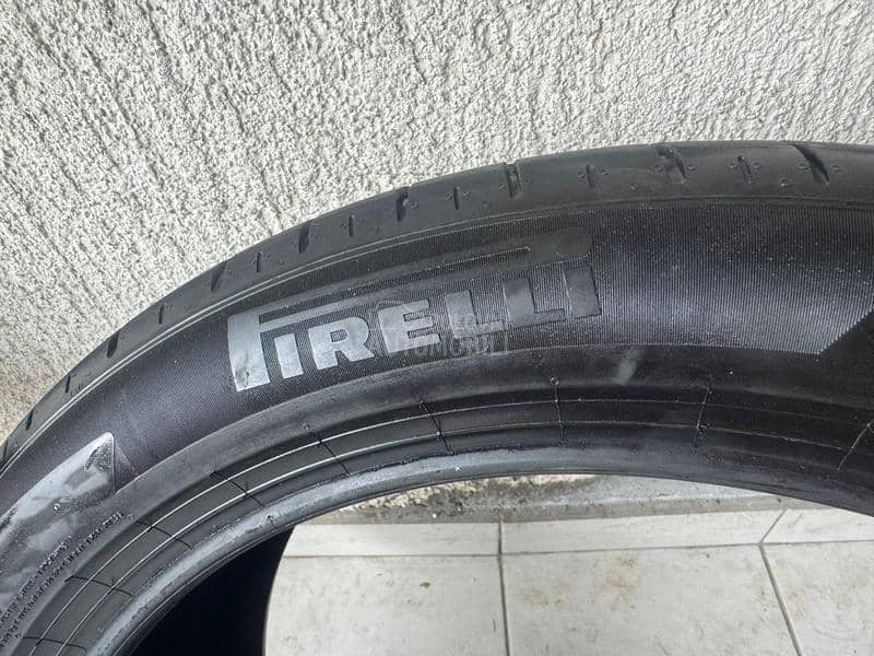 Pirelli 325/35 R22 Letnja