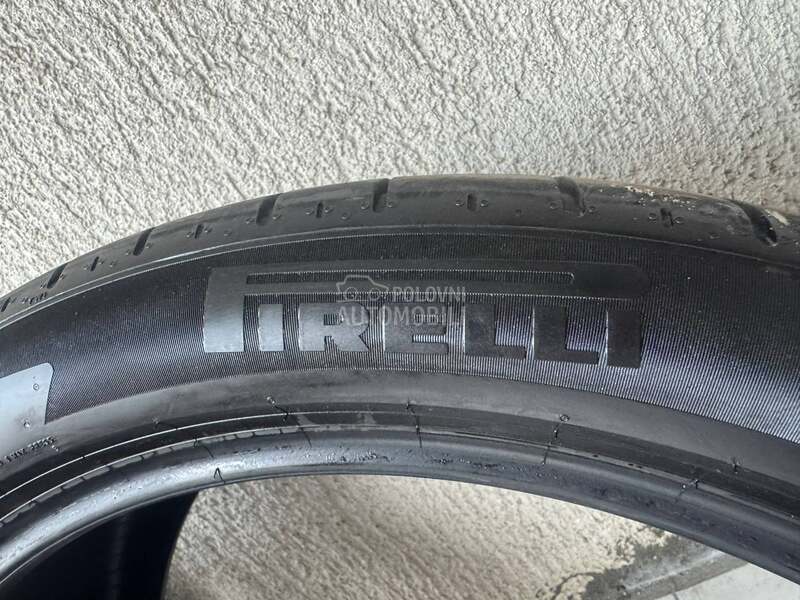Pirelli 325/35 R22 Letnja