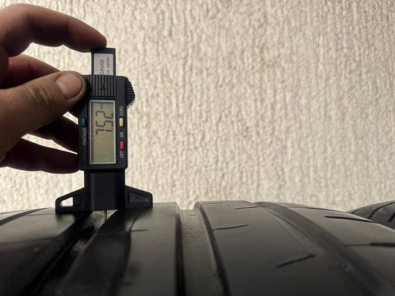 Pirelli 325/35 R22 Letnja