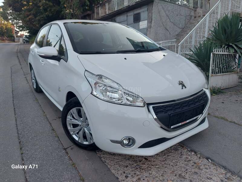 Peugeot 208 
