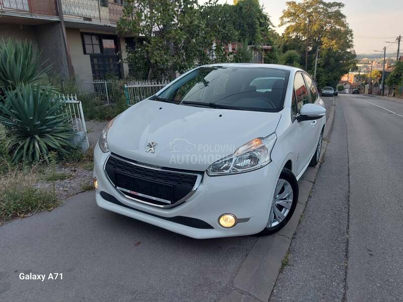 Peugeot 208 