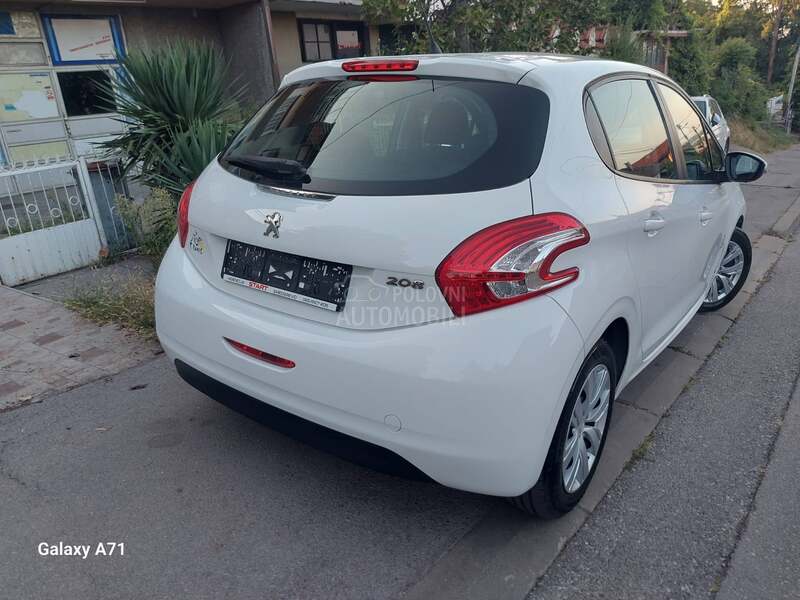 Peugeot 208 