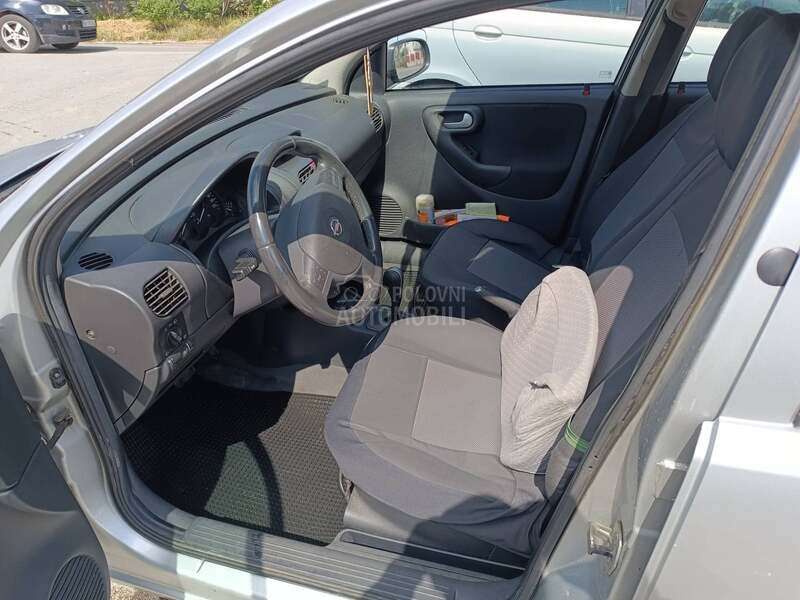 Opel Corsa C 1.2 easytronic