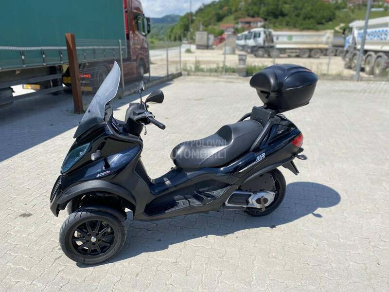 Piaggio Mp3 B KATEGORIJA