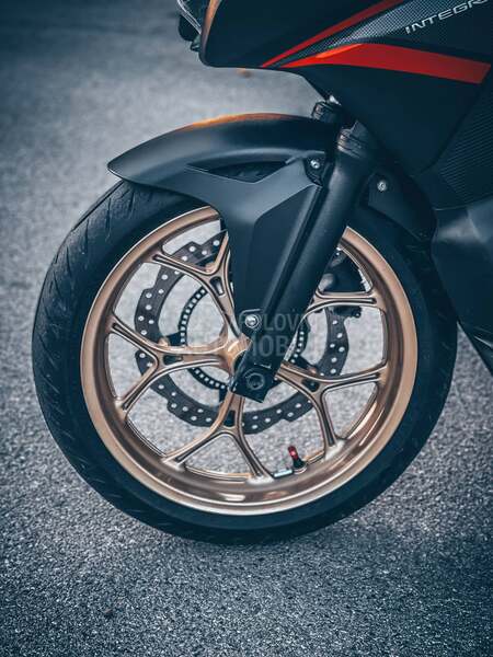 Honda Integra 750S