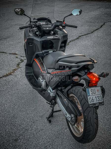 Honda Integra 750S