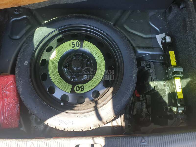 Škoda Yeti -  kompletan auto u delovima
