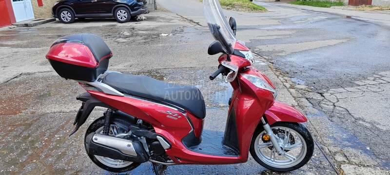 Honda sh300