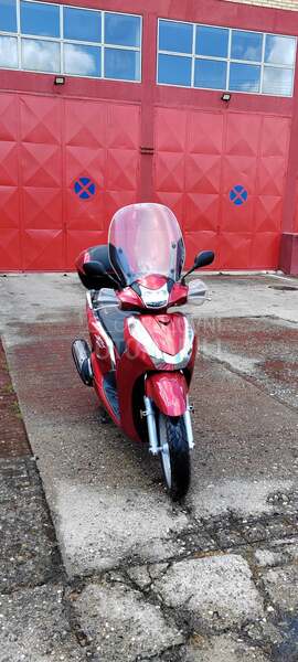 Honda sh300