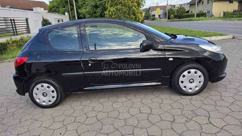 Peugeot 206 plus 1.1