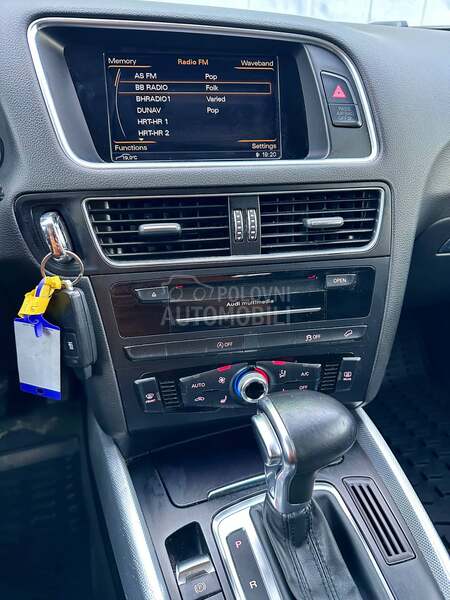 Audi Q5 S-LINE/4x4/LED