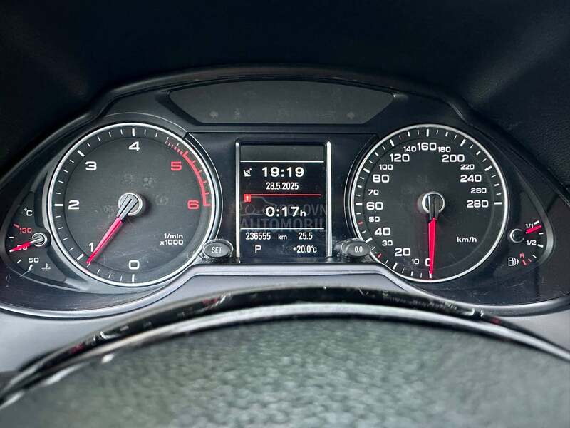 Audi Q5 S-LINE/4x4/LED