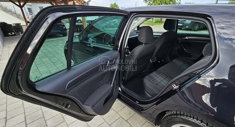 Volkswagen Golf 7 1.4 TSI LOUNGE
