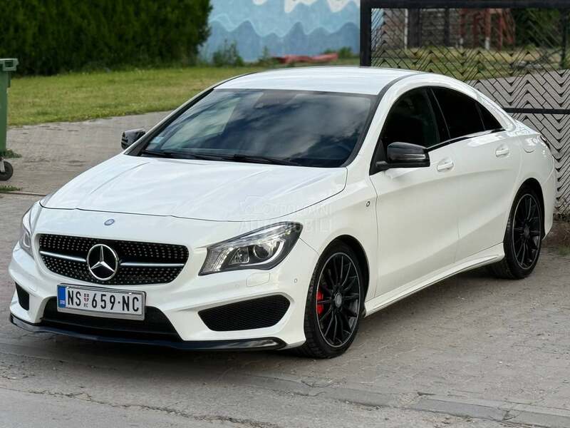 Mercedes Benz CLA 220 cdi AMG/LED
