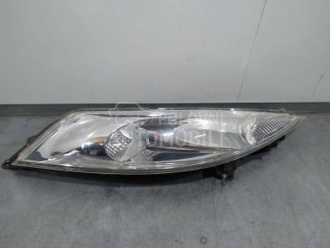 Desni far za Nissan Juke od 2010. do 2018. god.