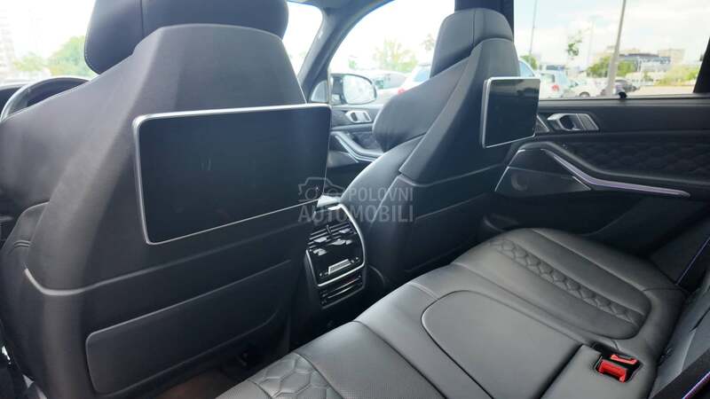 BMW X5 M frozen/bowers/sky