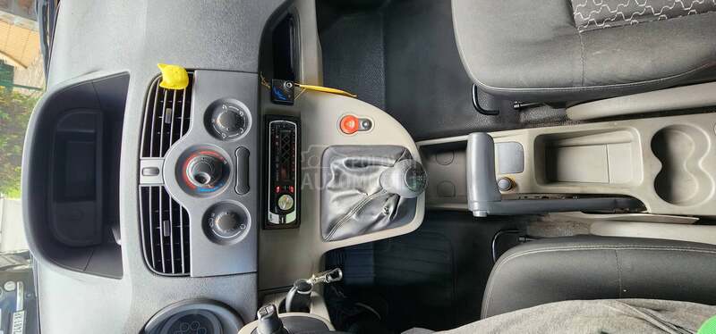 Renault Kangoo poovoljno
