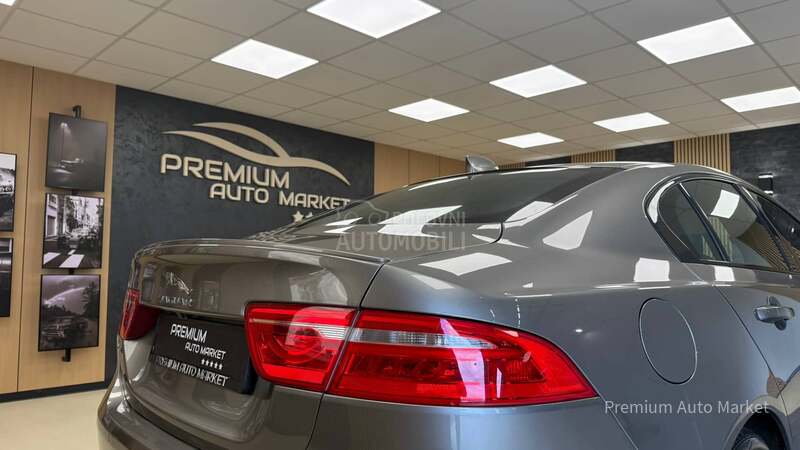 Jaguar XE //2.0D/R-SPORT/NOV