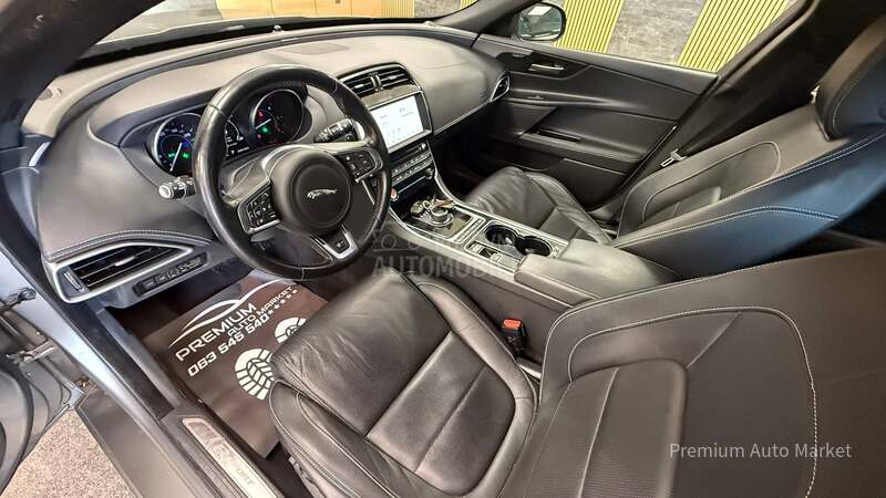 Jaguar XE //2.0D/R-SPORT/NOV