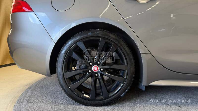 Jaguar XE //2.0D/R-SPORT/NOV