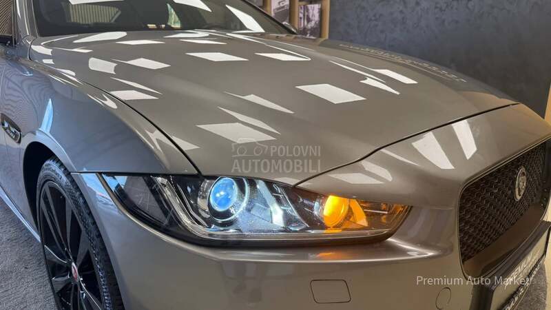 Jaguar XE //2.0D/R-SPORT/NOV