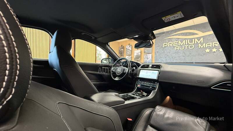 Jaguar XE //2.0D/R-SPORT/NOV