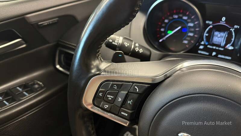 Jaguar XE //2.0D/R-SPORT/NOV