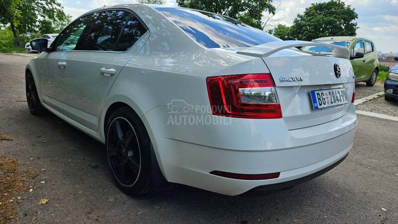 Škoda Octavia 1.6 TDI STYLE
