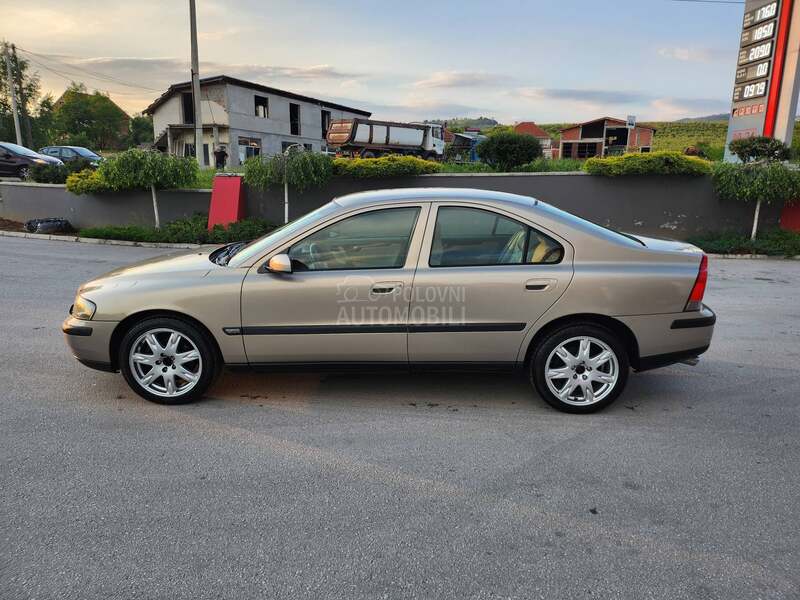 Volvo S60 2.5T 4x4