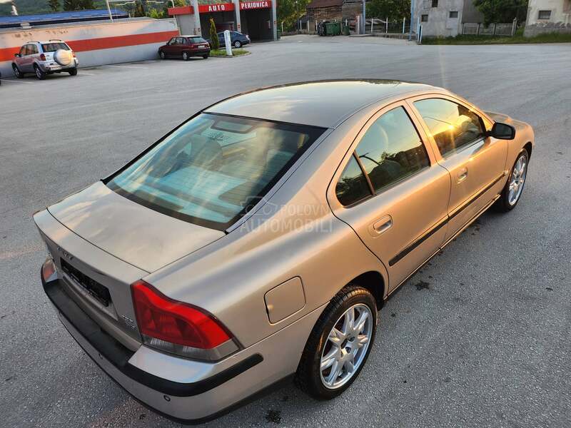 Volvo S60 2.5T 4x4