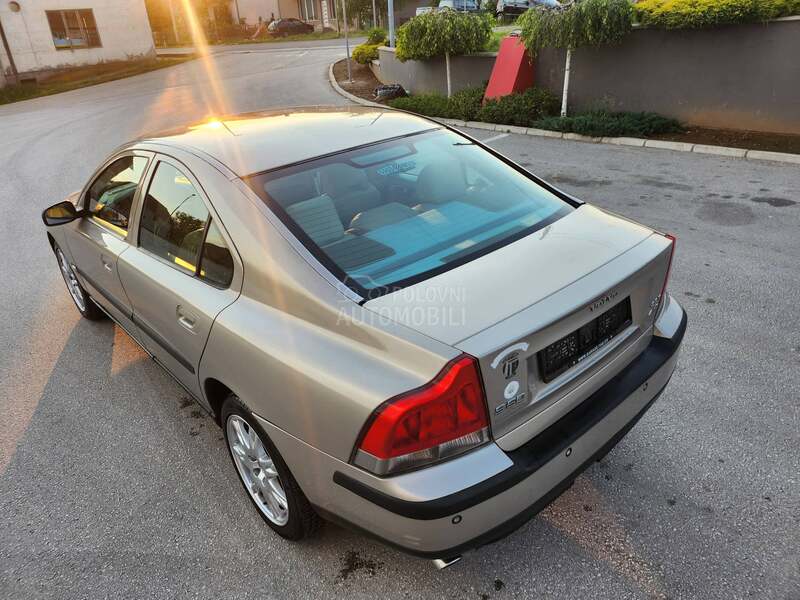 Volvo S60 2.5T 4x4