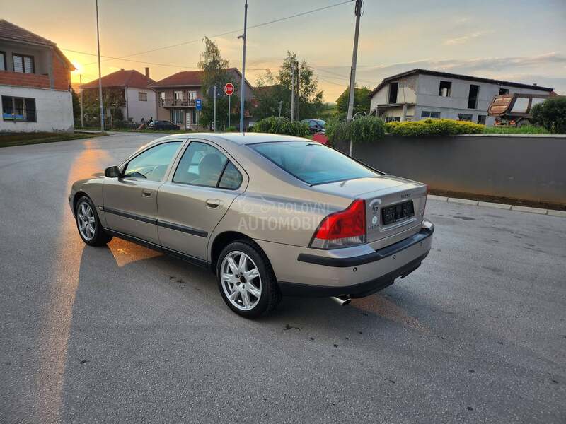 Volvo S60 2.5T 4x4