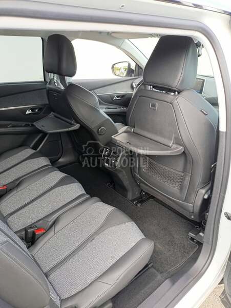 Peugeot 5008 1.5 HDi