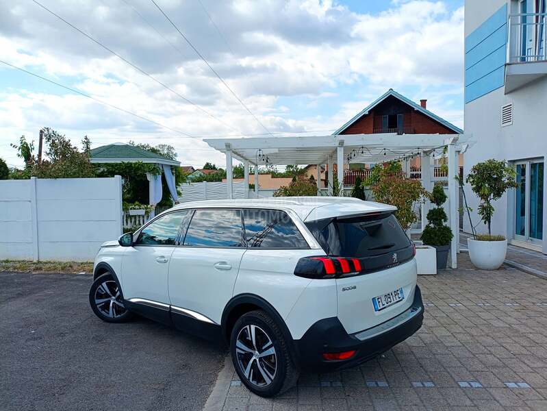 Peugeot 5008 1.5 HDi