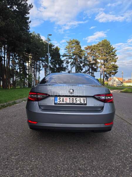 Škoda Superb 
