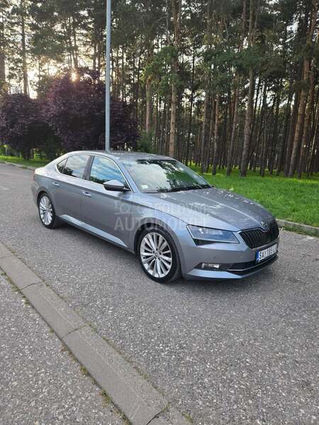 Škoda Superb 