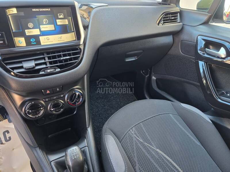 Peugeot 208 E XX T R A